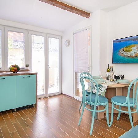 Apartman Dana Kastelir-Labinci エクステリア 写真