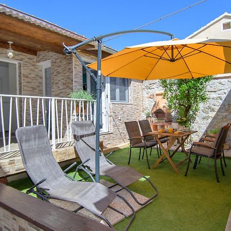 Apartman Dana Kastelir-Labinci エクステリア 写真