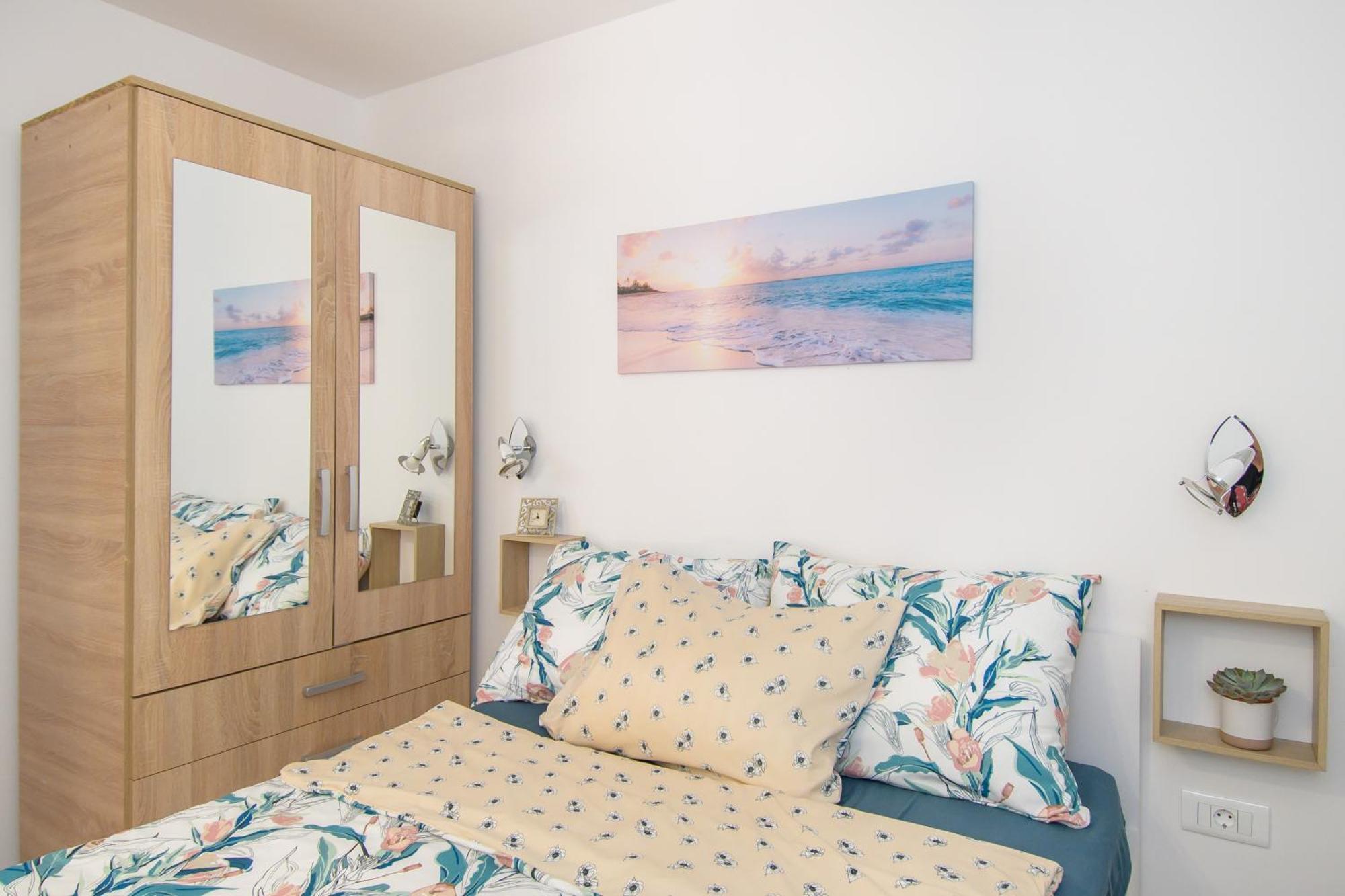 Apartman Dana Kastelir-Labinci エクステリア 写真