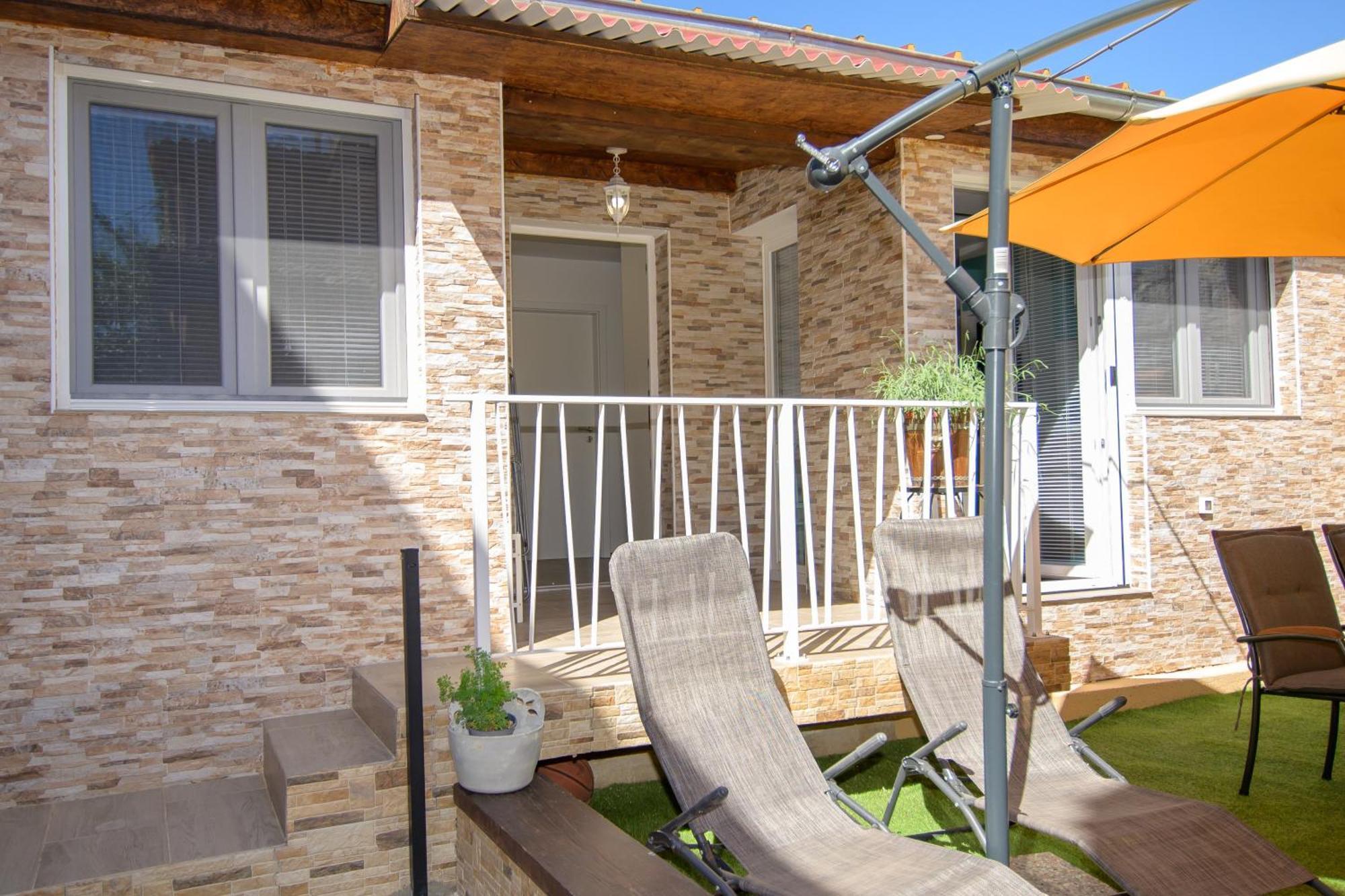 Apartman Dana Kastelir-Labinci エクステリア 写真