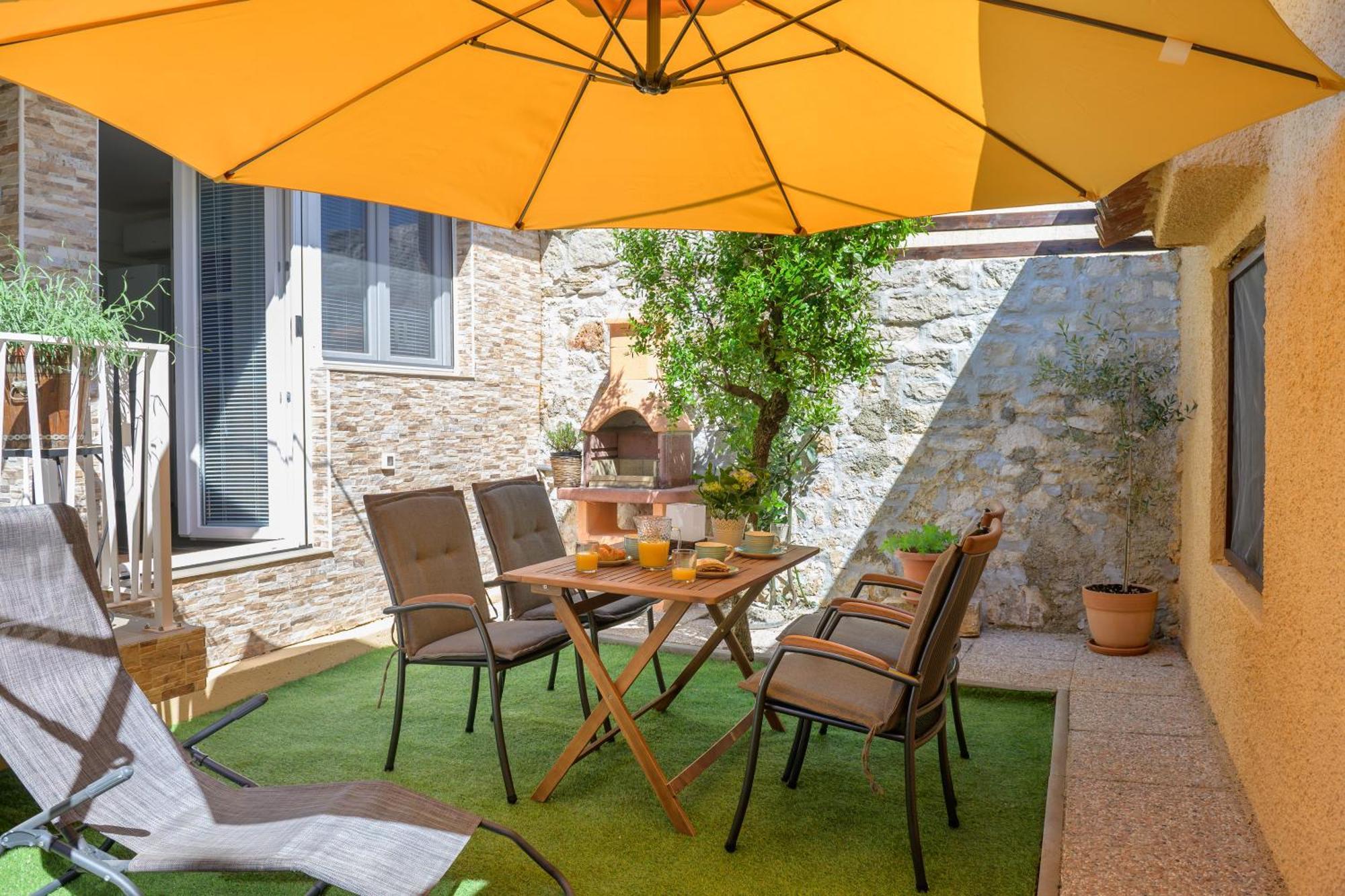 Apartman Dana Kastelir-Labinci エクステリア 写真